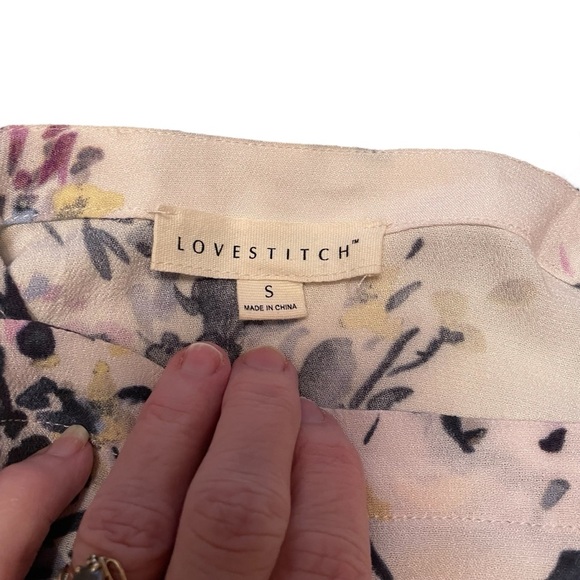 Love Stitch floral print top -wide straps-Side Ties-Size Small-Square neckline - Picture 4 of 9